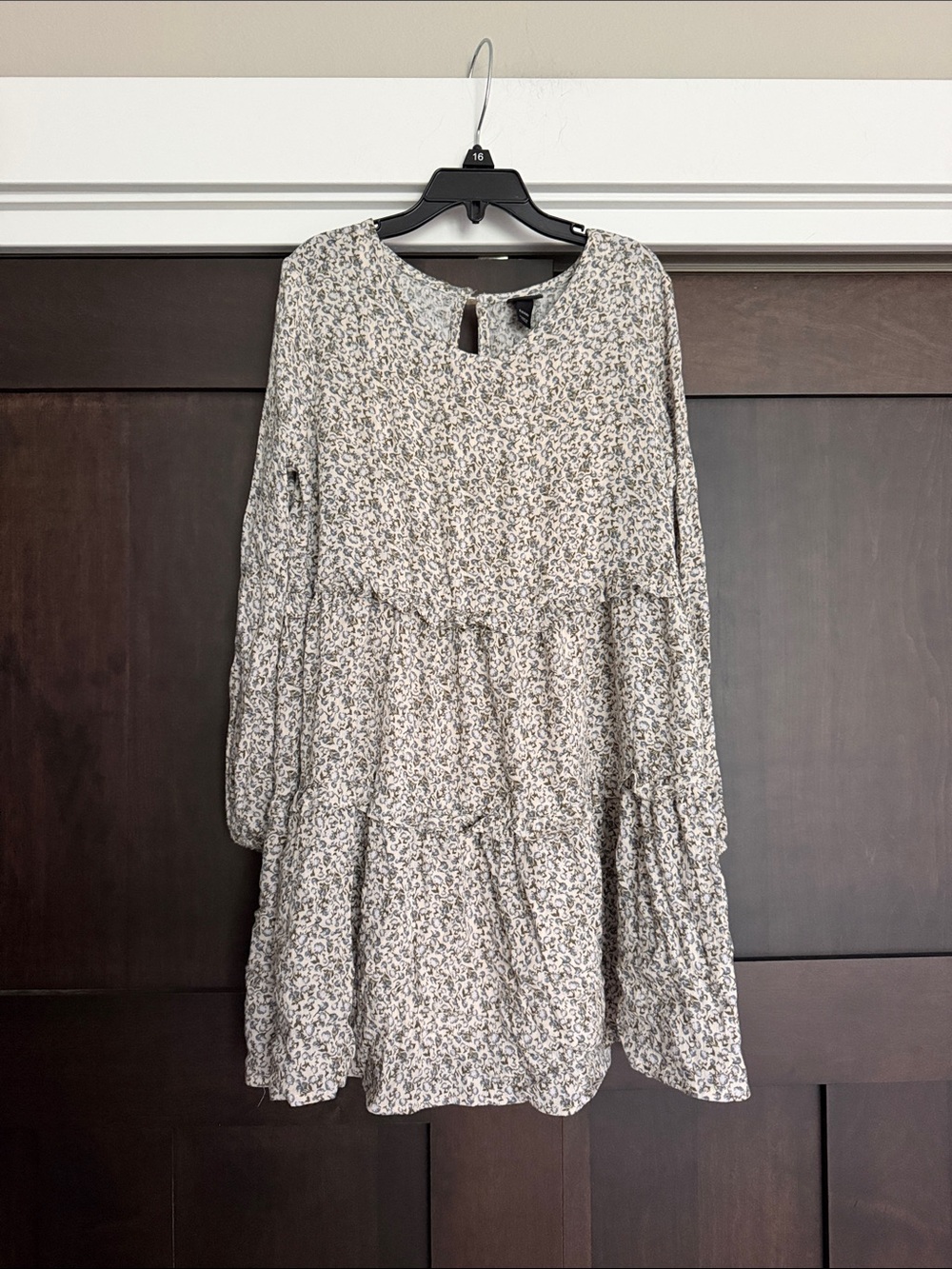art class Long-Sleeve Floral Tiered Dress in Cream and Blue Small 6/6X